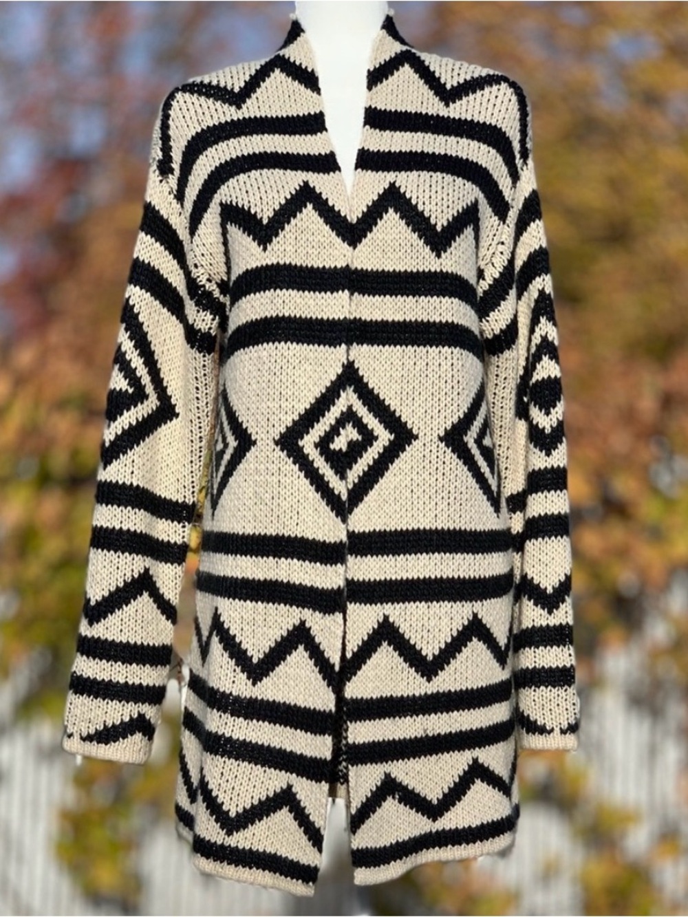 Roxy Black & Cream Geometric Tribal Pattern Chunky Open Front Long Cardigan, M